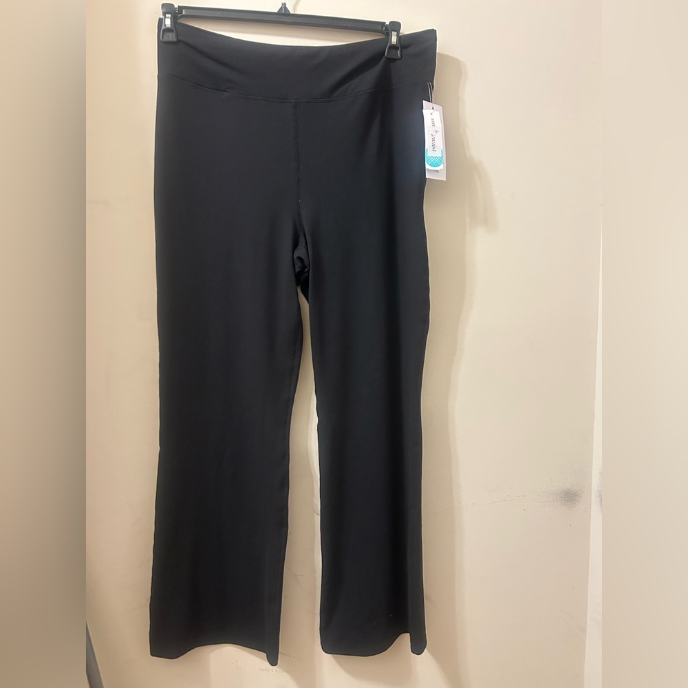 NWT- Women’s Black High Rise  Active Bottoms. Size 2X